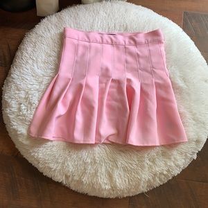 Pink pleated skirt